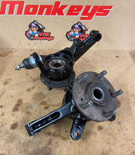 Load image into Gallery viewer, Refurbished Honda Civic Type R Ep3 Front Hubs
